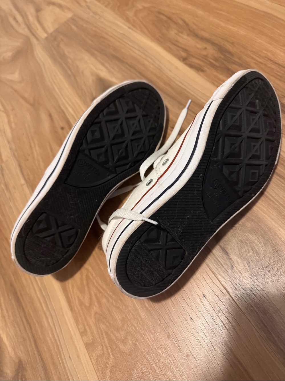 Converse White Low Top Canvas Sneakers - Picture 3 of 4